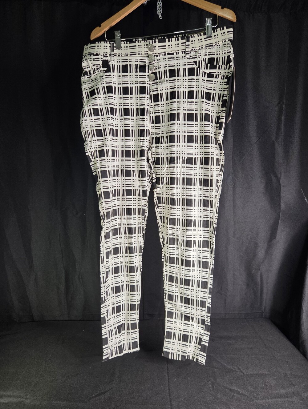 NWT Kroix Black & White 3X Pants